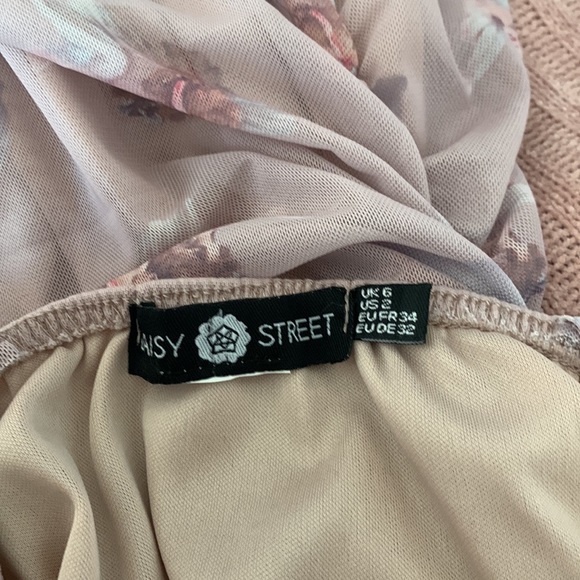 Daisy street Angel pattern mesh dress (US 2) - Picture 7 of 7